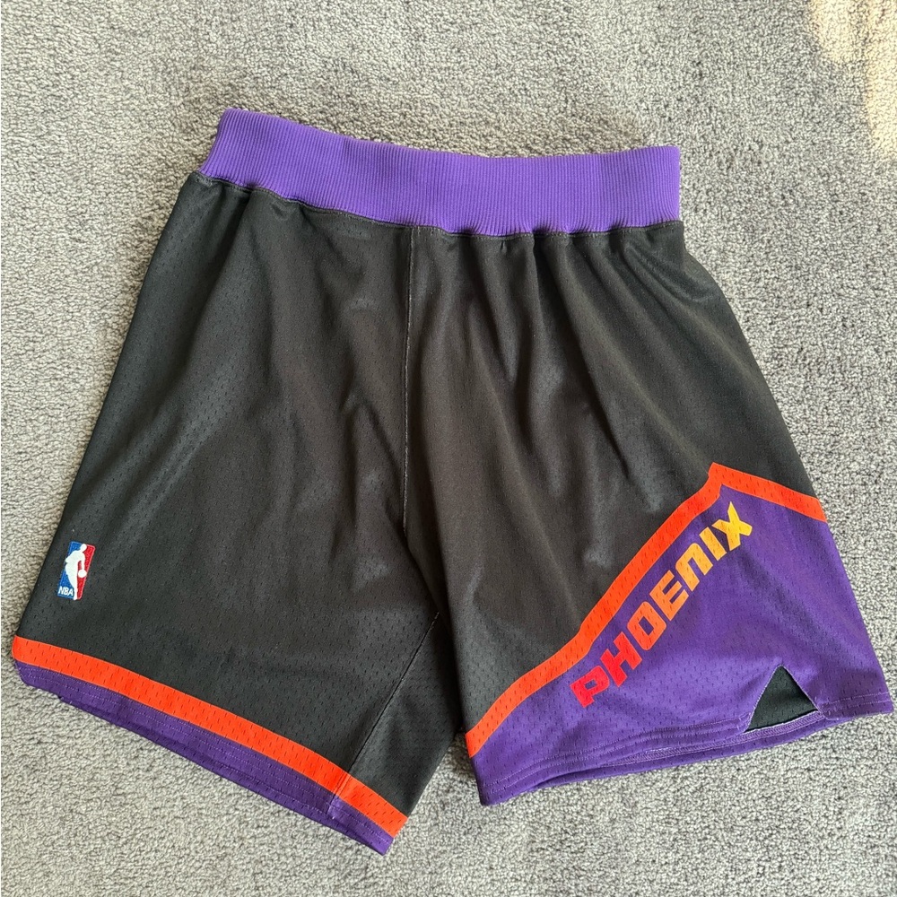 Authentic Mitchel & Ness  1997-98 Phoenix Suns Shorts